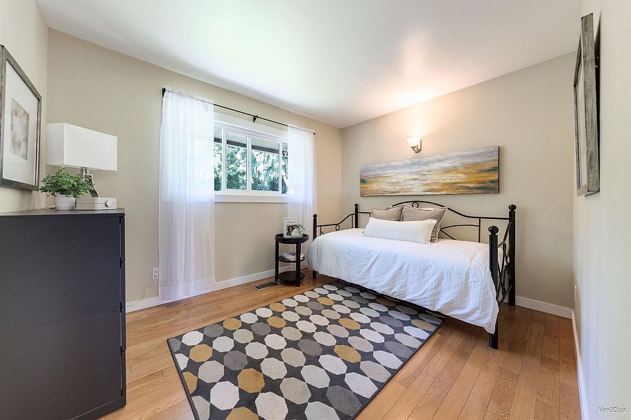 949 Hartford Place North Vancouver, BC - 13