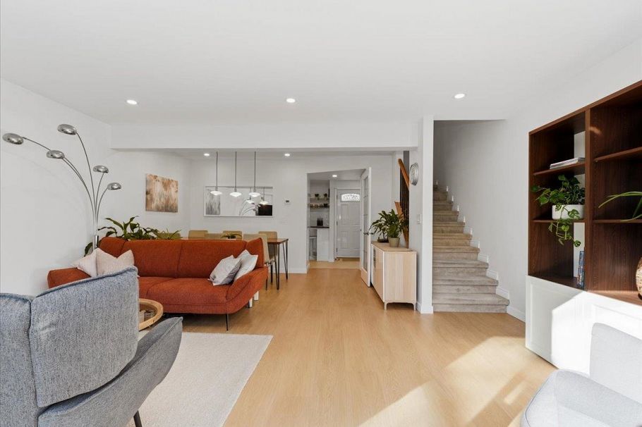 48 1910 Cedar Village Crescent North Vancouver, BC - 6