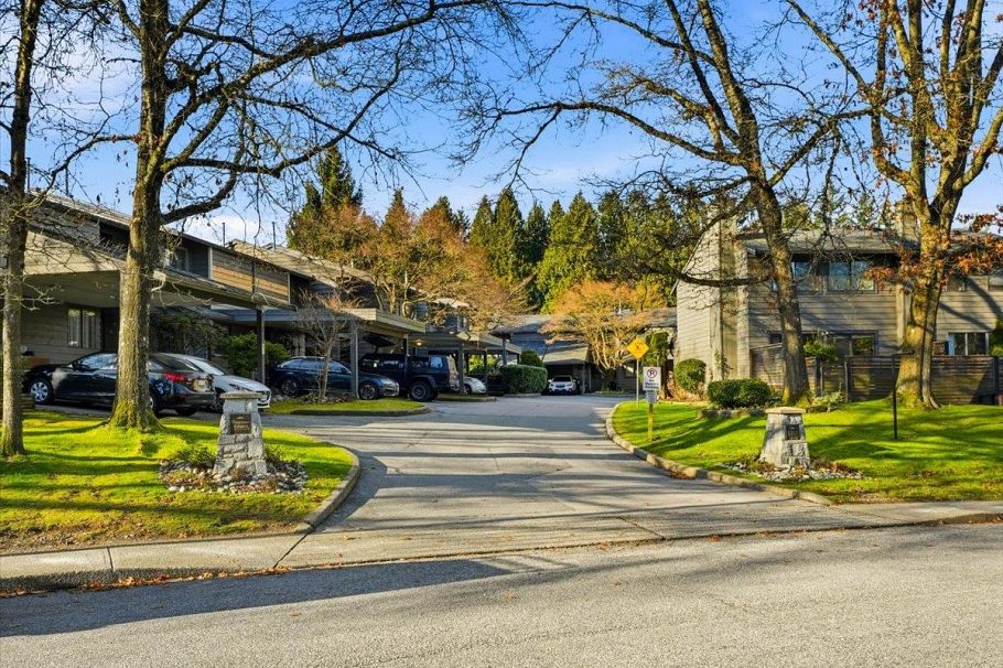 48 1910 Cedar Village Crescent North Vancouver, BC - 35