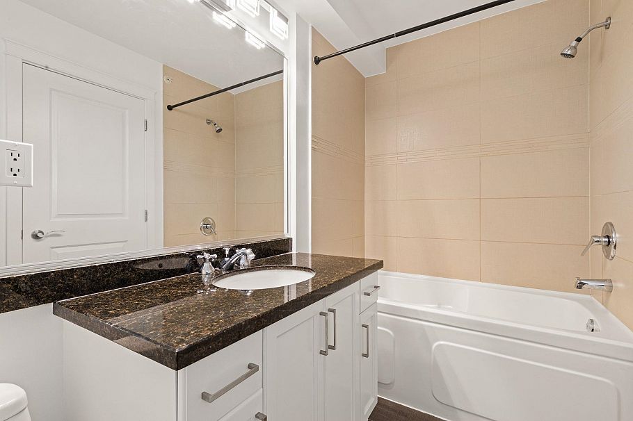 1117 St. Andrews Avenue North Vancouver, BC - 14