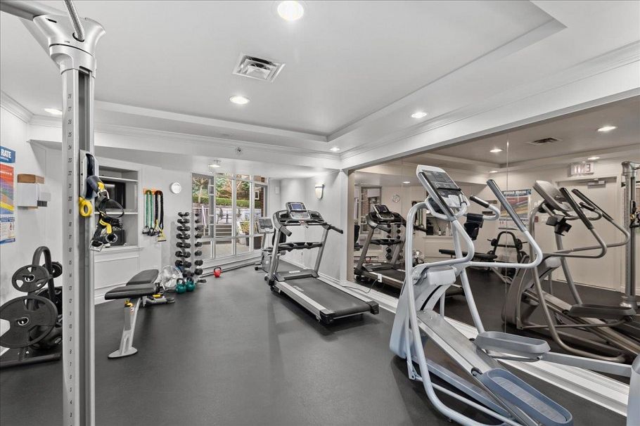 1101 5615 Hampton Place Vancouver, BC - 32