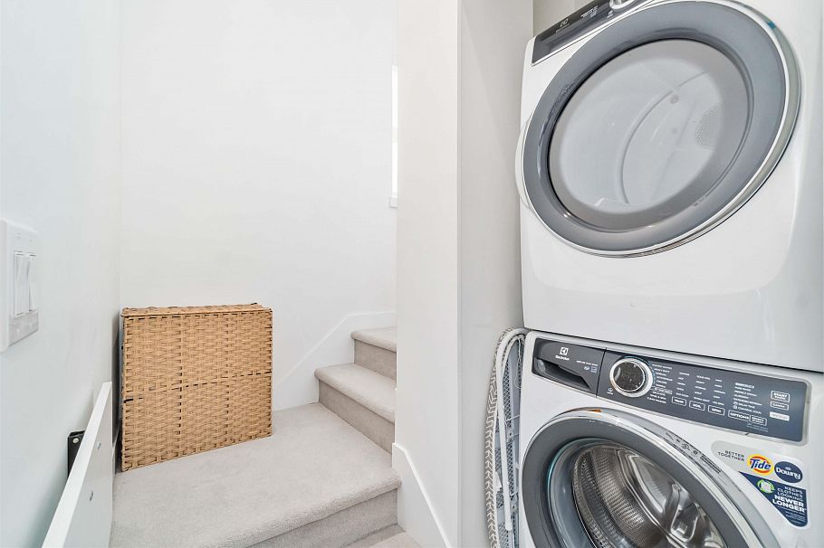 8 856 Orwell Street Vancouver, BC - 15