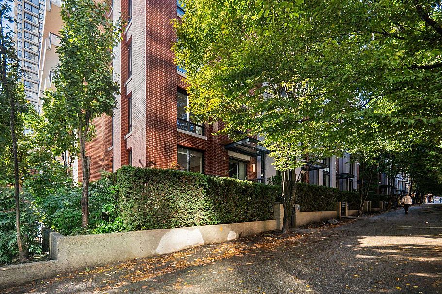 308 Smithe Street Vancouver, BC - 3