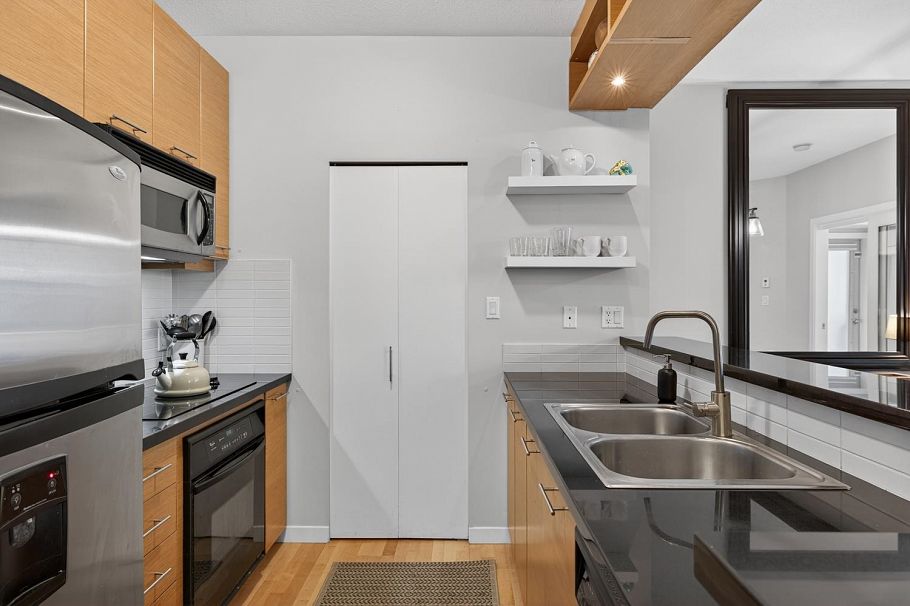 222 560 Raven Woods Drive North Vancouver, BC - 7