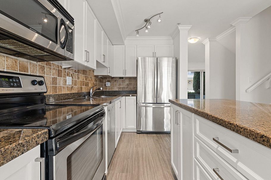 1117 St. Andrews Avenue North Vancouver, BC - 4