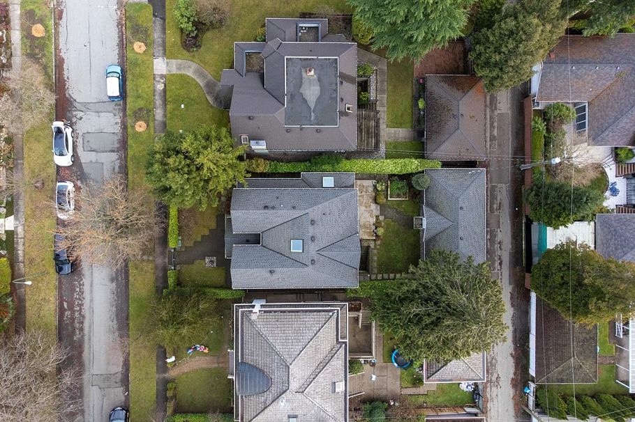 1420 W 53rd Avenue Vancouver, BC - 31