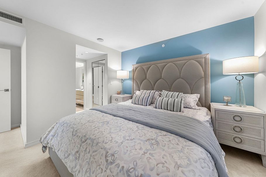 903 8 Smithe Mews Vancouver, BC - 25