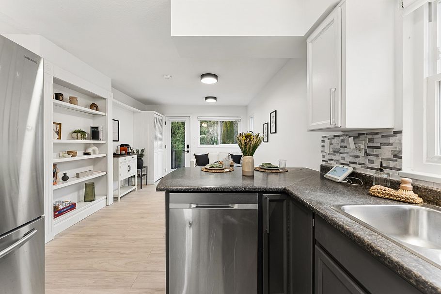 1564 Hope Road North Vancouver, BC - 13