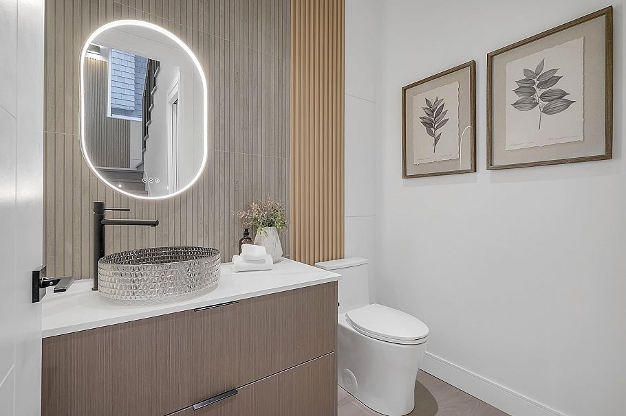 2 4023 W 18th Avenue Vancouver, BC - 18