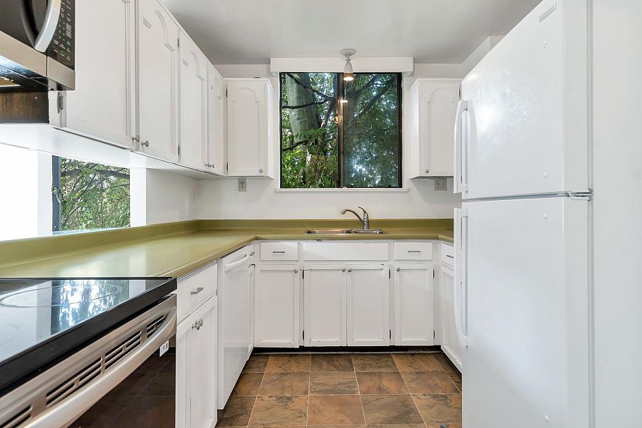 201 845 Chilco Street Vancouver, BC - 11