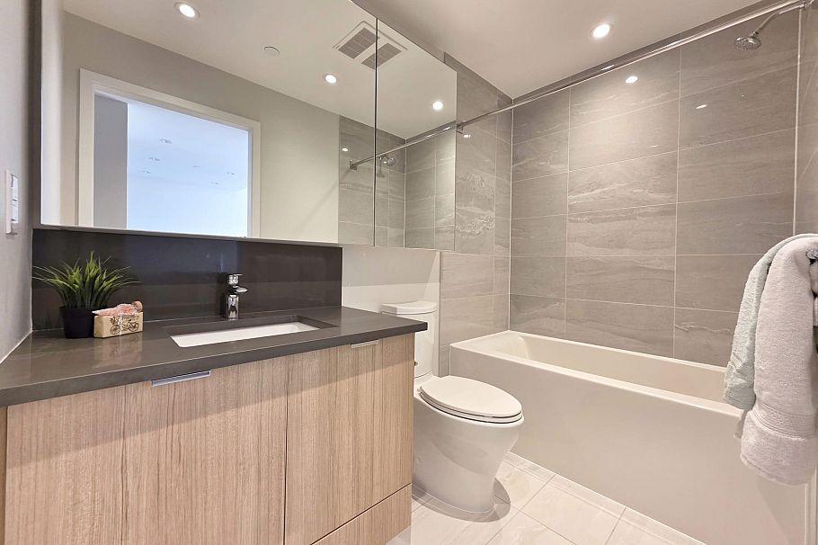 1503 3430 S E Kent Avenue Vancouver, BC - 9