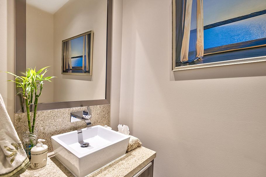 504 181 Athletes Way Vancouver, BC - 29