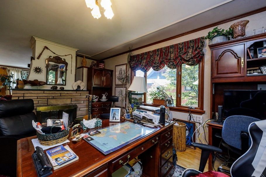 368 E Kings Road North Vancouver, BC - 13