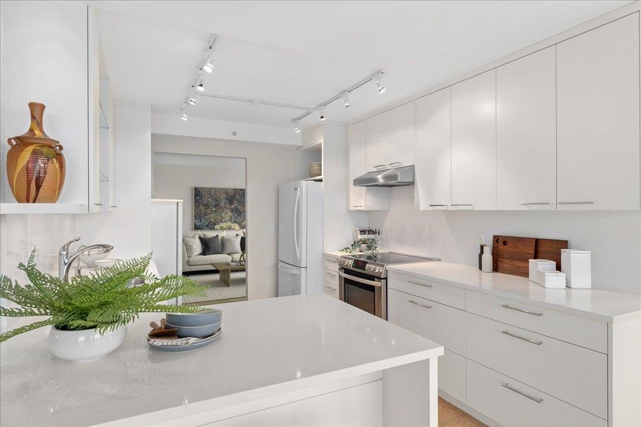 1101 5615 Hampton Place Vancouver, BC - 12