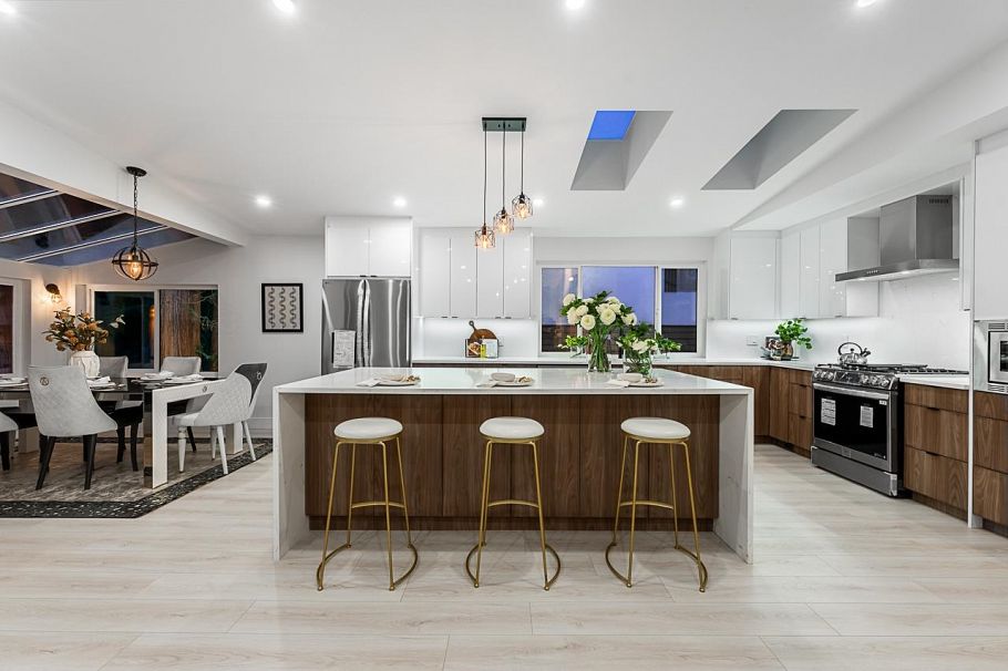 531 Greenway Avenue North Vancouver, BC - 1