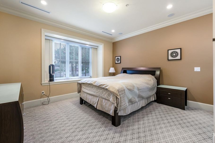 7130 Granville Street Vancouver, BC - 14