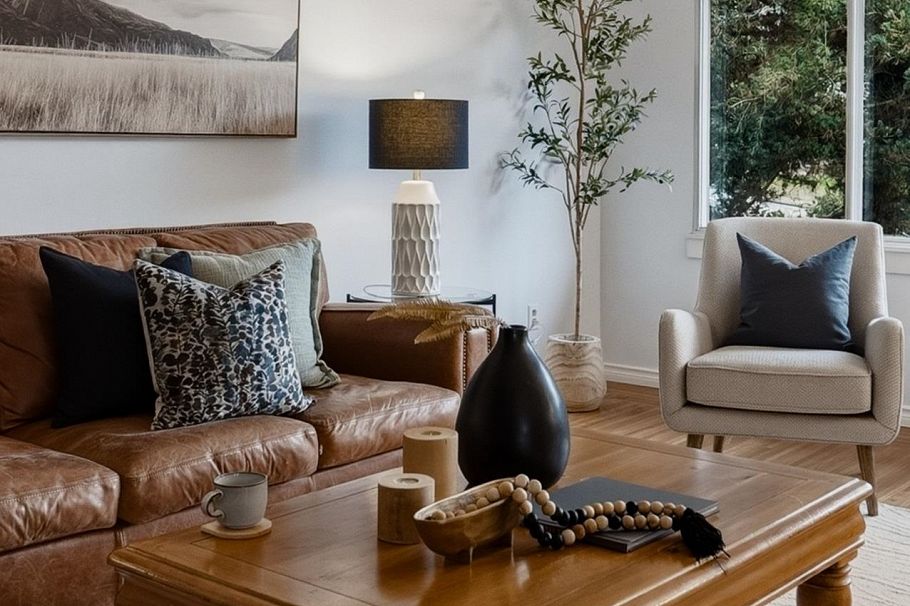 1323 E 29th Street North Vancouver, BC - 2