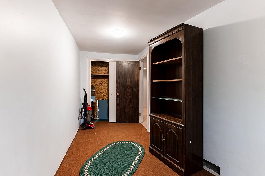 1323 E 29th Street North Vancouver, BC - 29