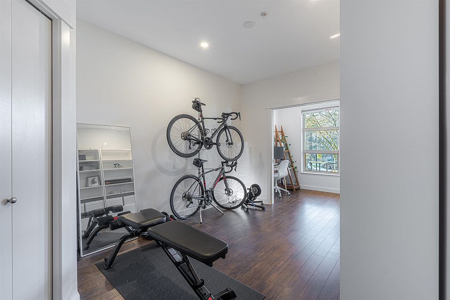 110 1468 St. Andrews Avenue North Vancouver, BC - 20