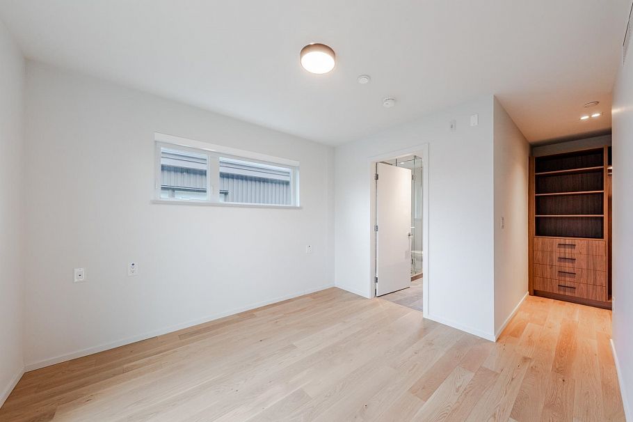 131 765 W 49th Avenue Vancouver, BC - 29