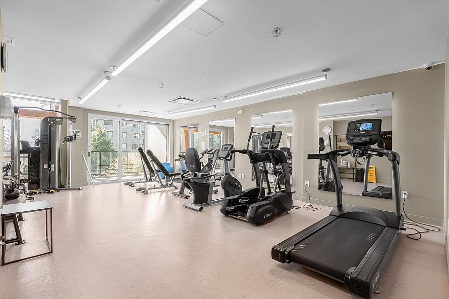 202 108 E 8th Street North Vancouver, BC - 31