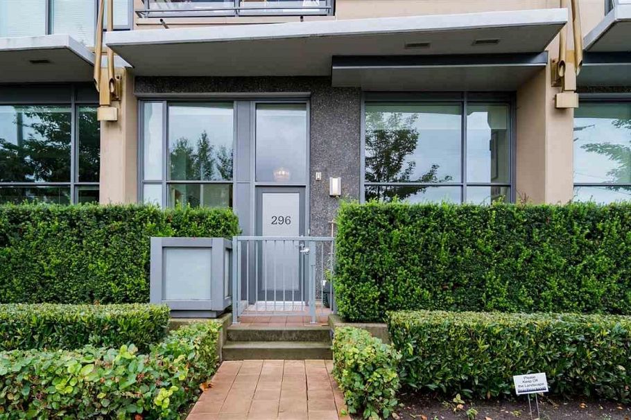 296 W 1st Avenue Vancouver, BC - 1