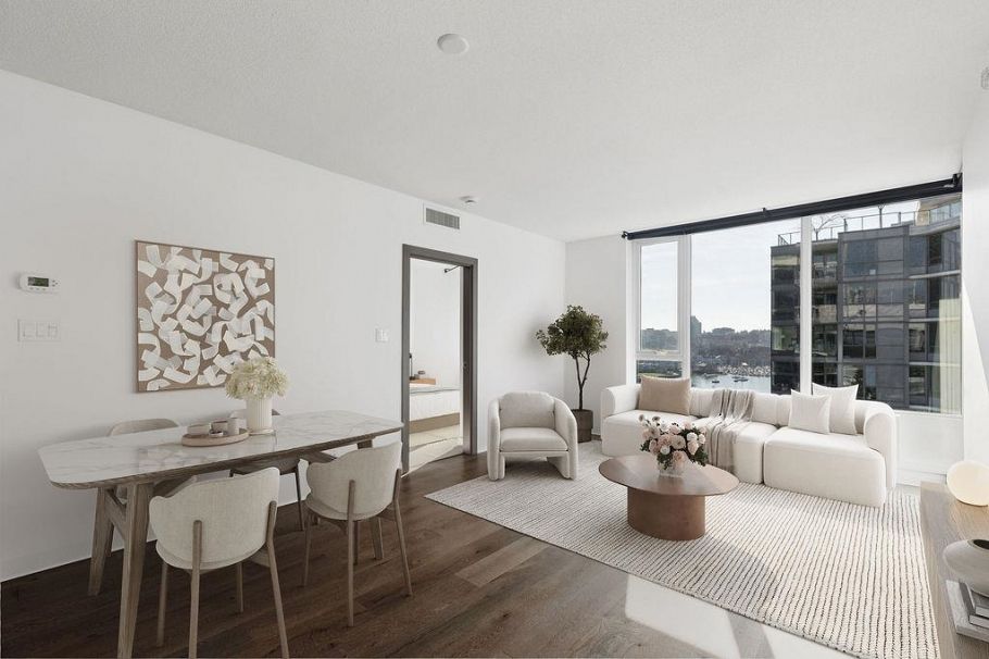 1751 38 Smithe Street Vancouver, BC - 1