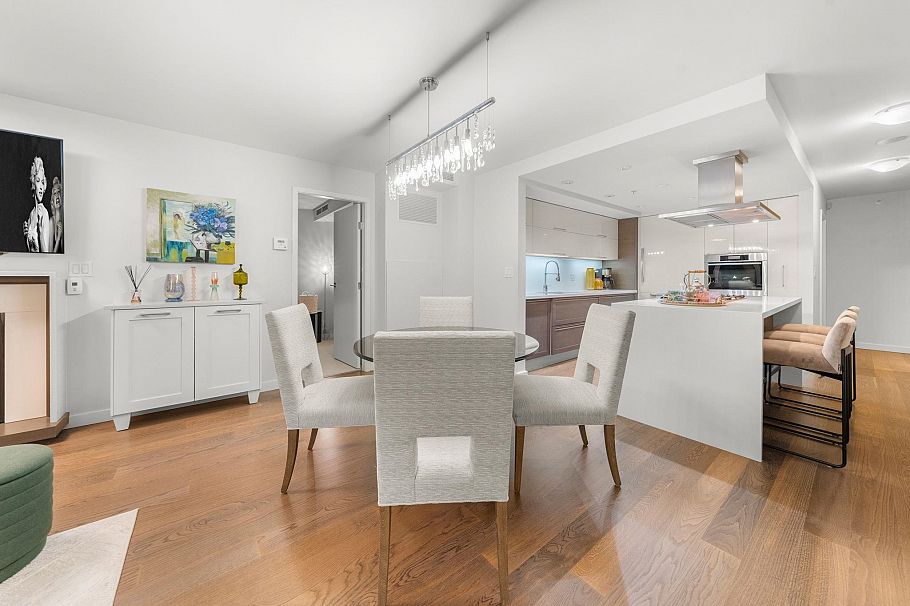 903 8 Smithe Mews Vancouver, BC - 20