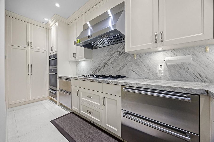 6886 Angus Drive Vancouver, BC - 11