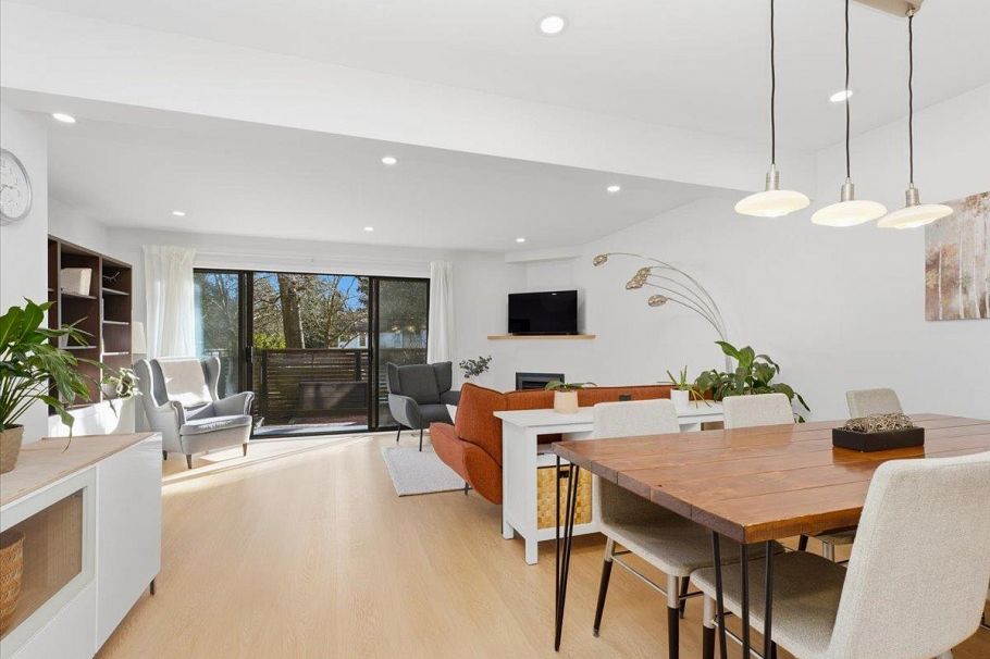 48 1910 Cedar Village Crescent North Vancouver, BC - 1