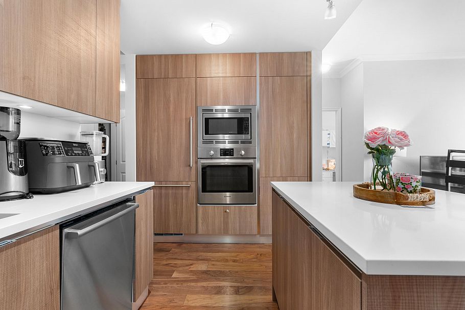 204 175 Victory Ship Way North Vancouver, BC - 3