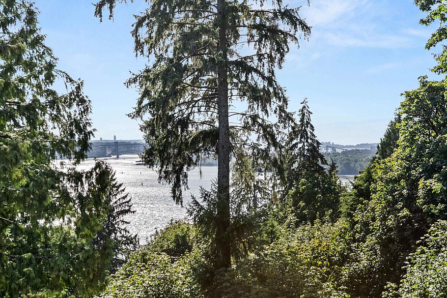 501 560 Raven Woods Drive North Vancouver, BC - 3