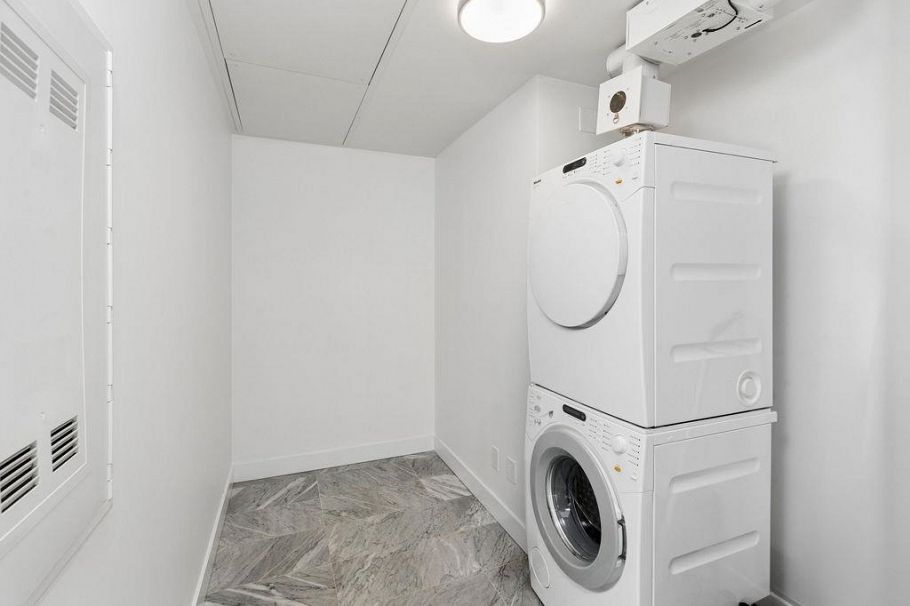 1751 38 Smithe Street Vancouver, BC - 24