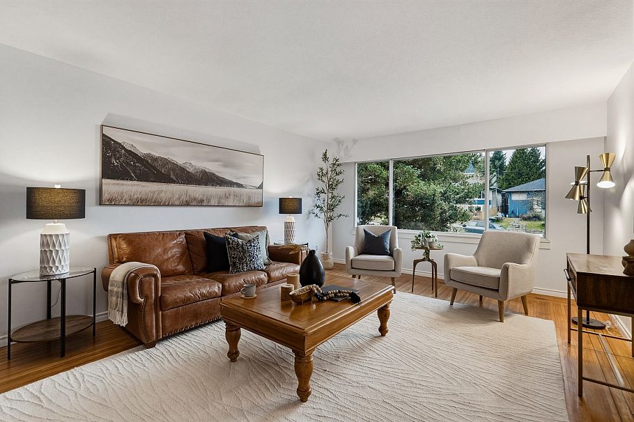 1323 E 29th Street North Vancouver, BC - 1