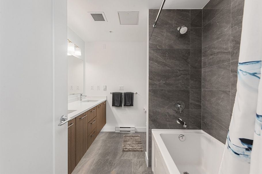 561 W 29th Avenue Vancouver, BC - 15