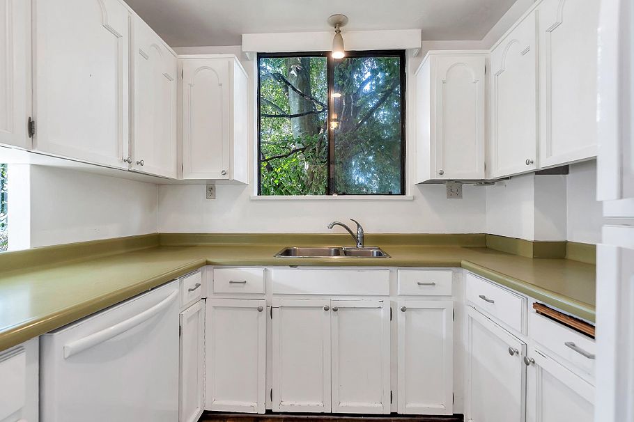 201 845 Chilco Street Vancouver, BC - 12