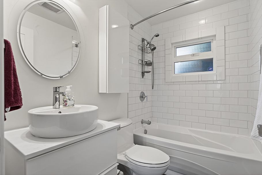 1375 Mcbride Street North Vancouver, BC - 24