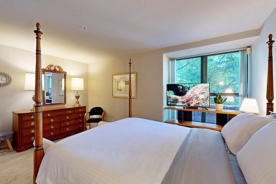 301 1888 Alberni Street Vancouver, BC - 16