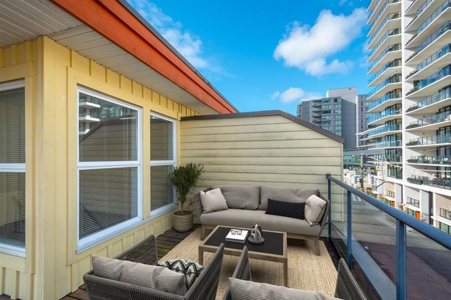 304 152 E 12th Street North Vancouver, BC - 30