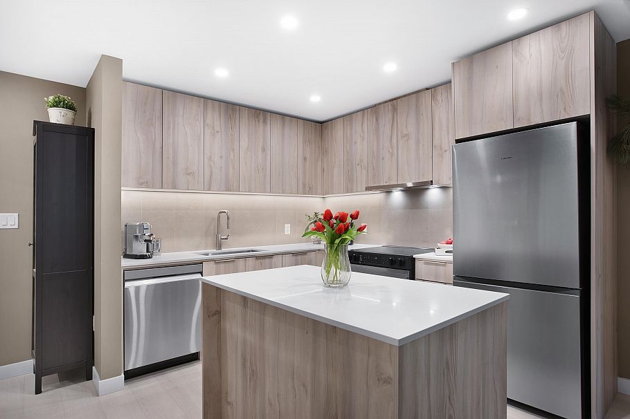 312 3596 Malsum Drive North Vancouver, BC - 6