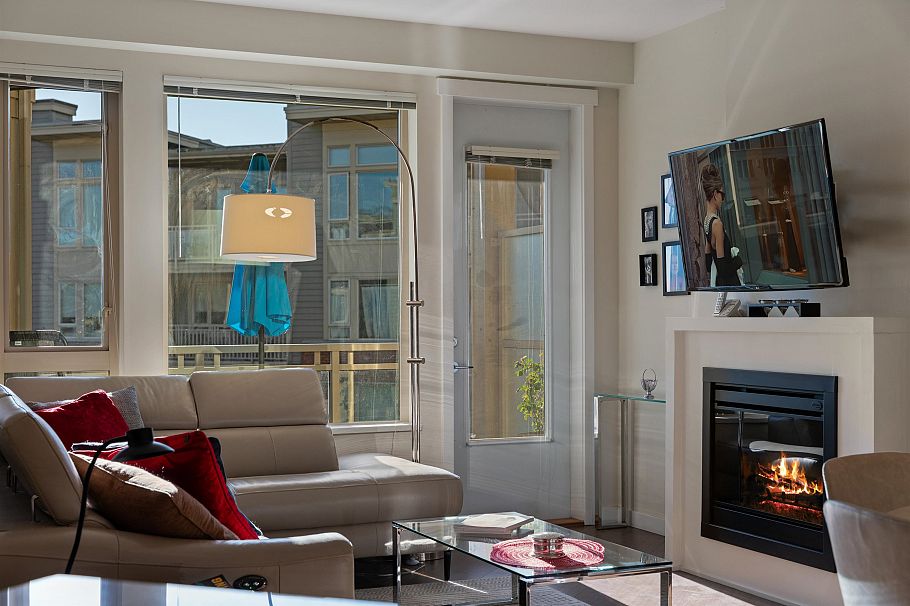 425 119 W 22nd Street North Vancouver, BC - 3