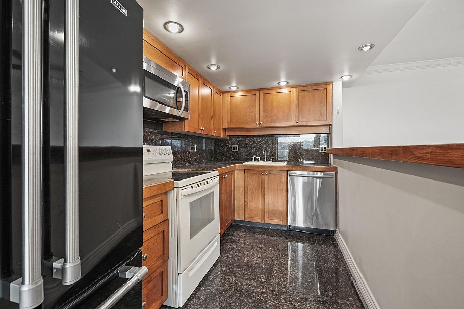 205 1600 Howe Street Vancouver, BC - 7