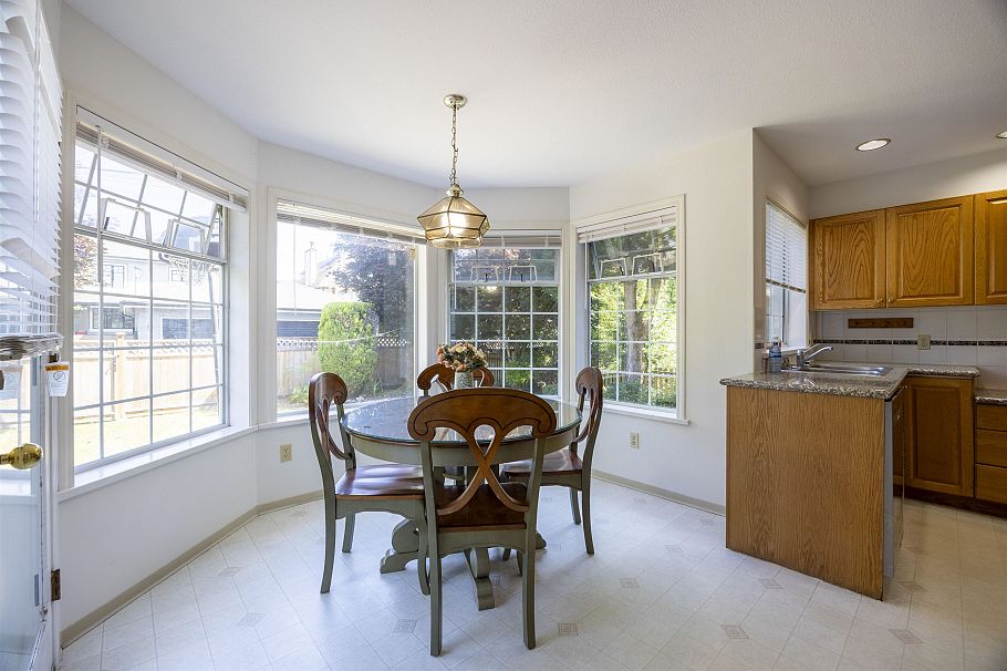 2063 W 47th Avenue Vancouver, BC - 17