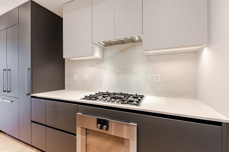 131 765 W 49th Avenue Vancouver, BC - 9