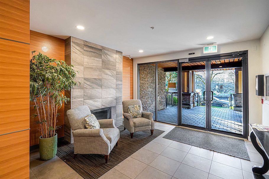 110 1468 St. Andrews Avenue North Vancouver, BC - 25