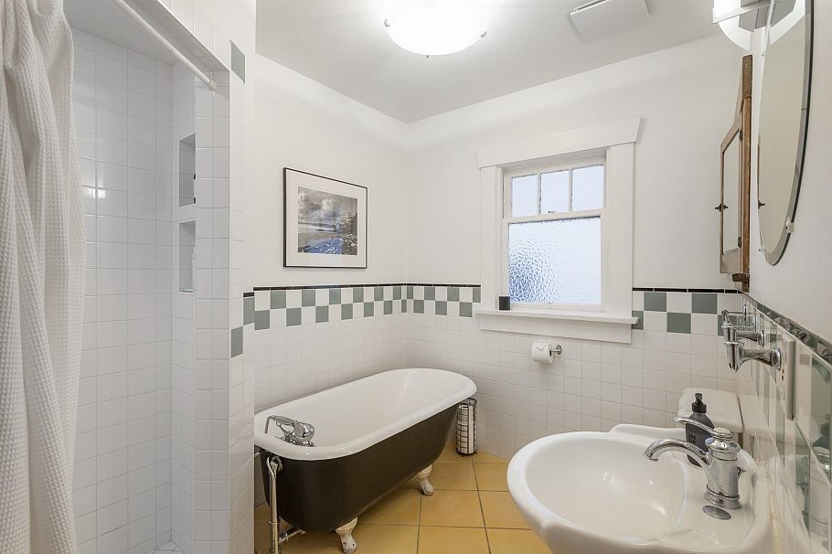 3716 W 30th Avenue Vancouver, BC - 29