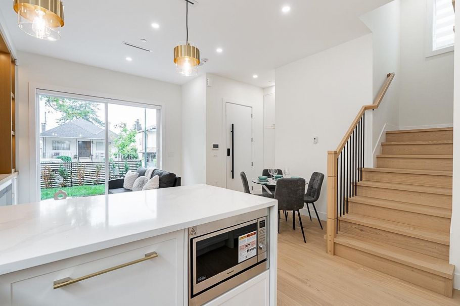 1 5304 Elgin Street Vancouver, BC - 11