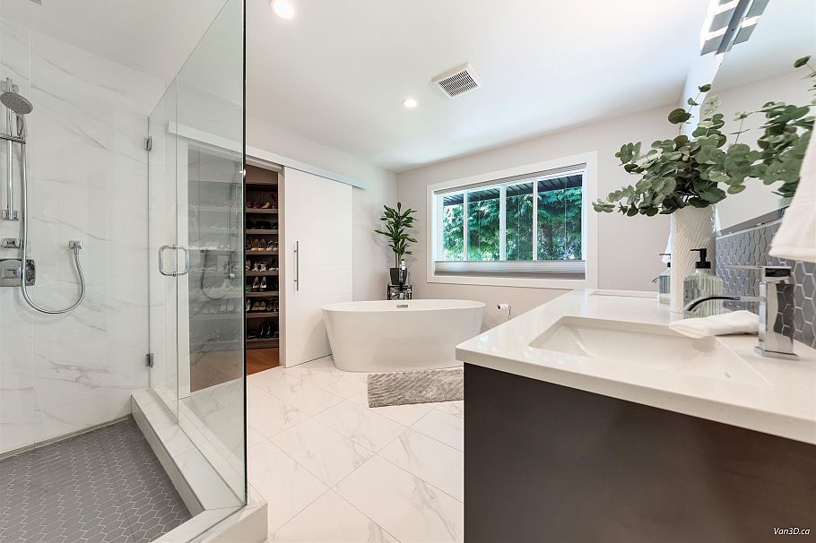 949 Hartford Place North Vancouver, BC - 10