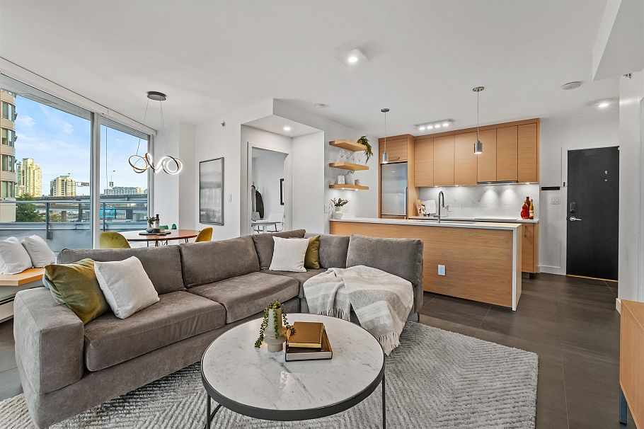 202 689 Abbott Street Vancouver, BC - 3