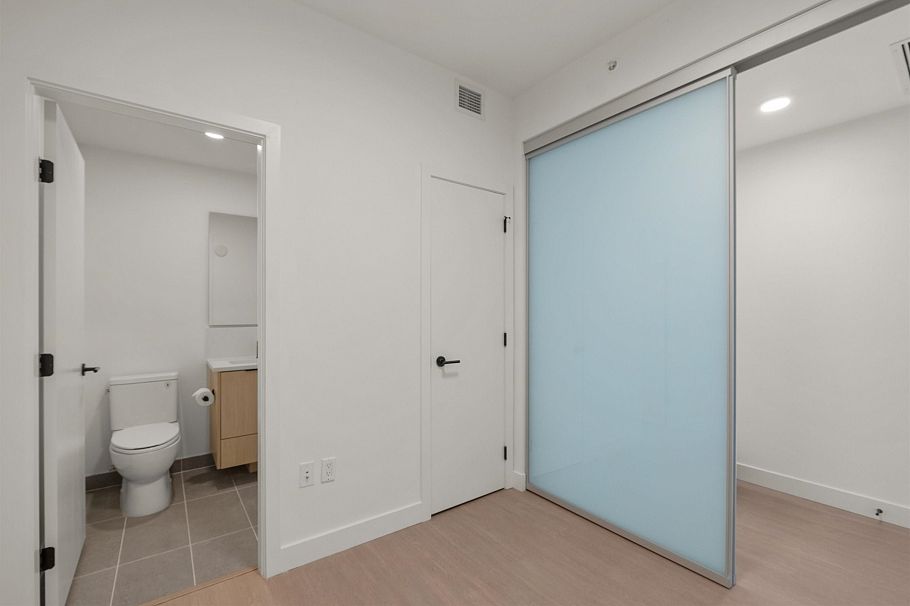 553 422 E 3rd Street North Vancouver, BC - 12